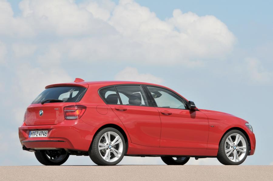  BMW 118i Sport Line 2011 года  (фото 42 из 185)